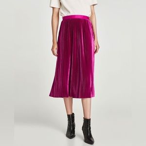 NWT Zara magenta velvet skirt